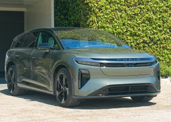 Lucid Gravity Beats Porsche, Lambo in 1/4 Mile