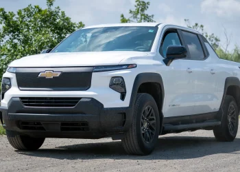 Chevy Silverado EV Breaks 1,000-Mile Range Record