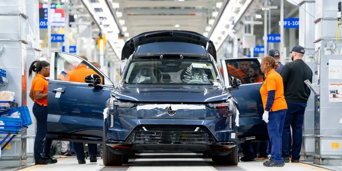 Volvo EX90 computer replacement highlights major software woes